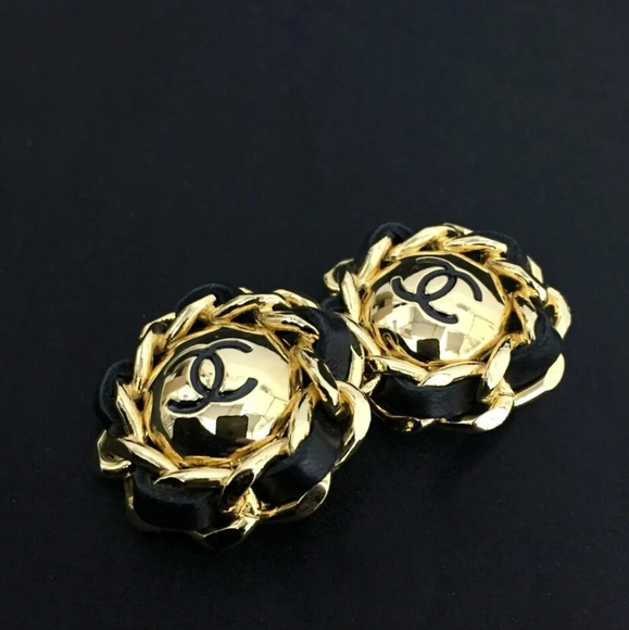 CHANEL CC LOGO TWIST GOLD TONE EARRINGS/UT2186 - Picture 6 of 10